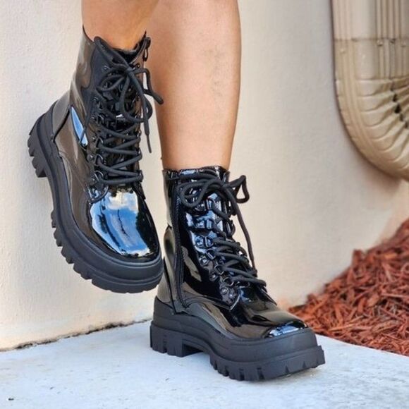 Shoes - Women's Combat Lace Up Ankle Block Heeled Boots Black Color